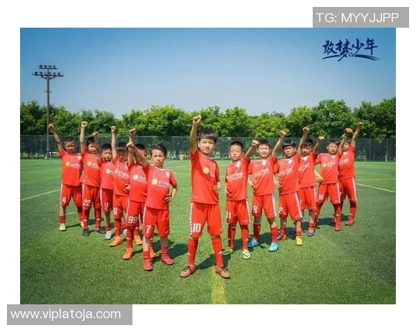 足球小子踏上绿茵新征程与全球少年共鸣挑战梦想与成长
